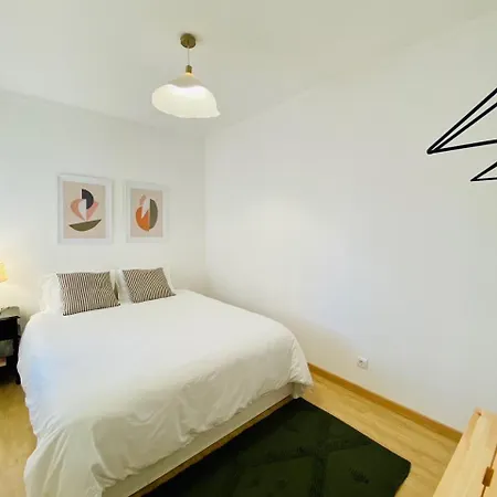 Bright Modern 3 Bedroom In Downtown Lägenhet Portimão