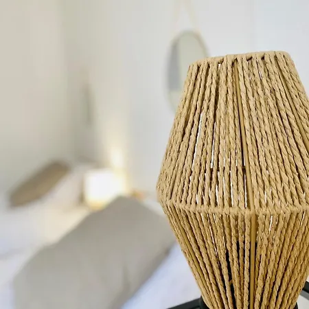 Bright Modern 3 Bedroom In Downtown * Портиман
