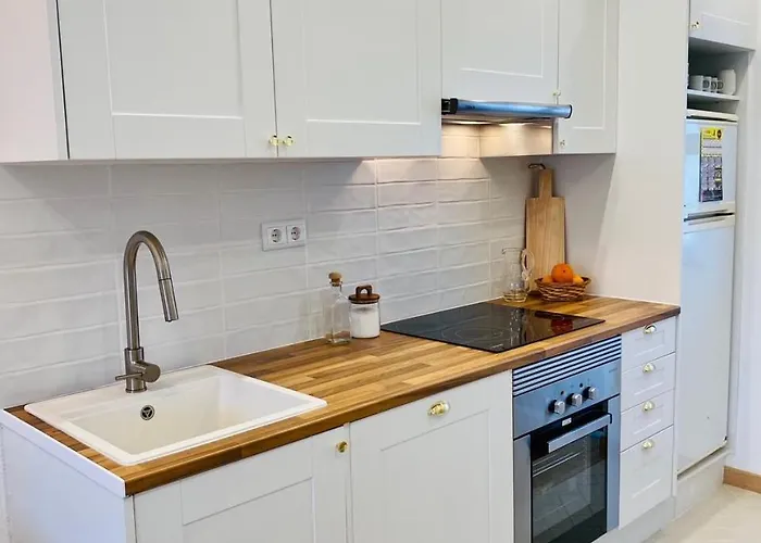 Bright Modern 3 Bedroom In Downtown * Portimão