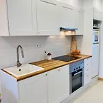 Bright Modern 3 Bedroom In Downtown * Portimão