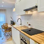 Bright Modern 3 Bedroom In Downtown Appartamento