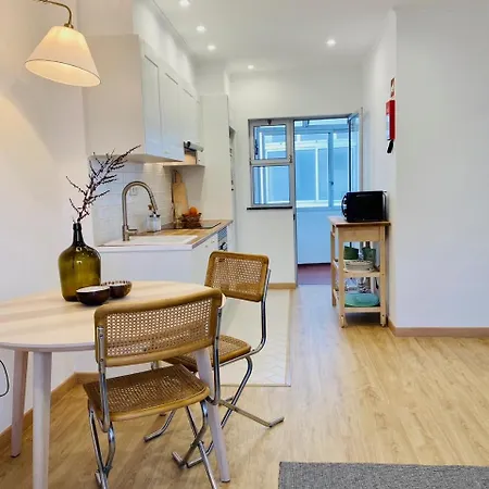 Bright Modern 3 Bedroom In Downtown Portimão