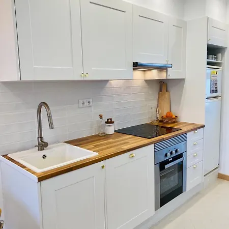 Bright Modern 3 Bedroom In Downtown * Portimão