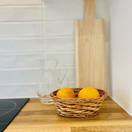 Bright Modern 3 Bedroom In Downtown