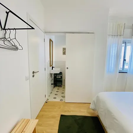 Bright Modern 3 Bedroom In Downtown * Portimão